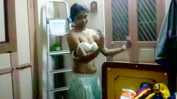 Dark-Skinned Desi Babe Strips Down in Filthy Homemade Nude Clip
