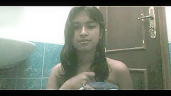 Indian Babe Sona Snaps Steamy Nude Selfies Catching Her Juicy Curves