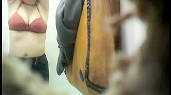 Hidden Cam Action In Indian Chick’s Changing Room MMS
