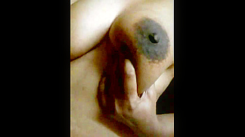 Indian Bhabhi Rips Off Her Sari, Showing Off That Juicy Pussy