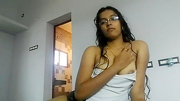 Indian MMS Video - Young Desi Babe Masturbating Her Perfect Tits