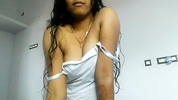 Indian MMS Video - Young Desi Babe Masturbating Her Perfect Tits