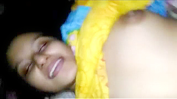 Indian College Girl Seducing Her Boyfriend In This MMS Video