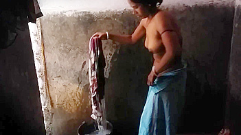 Indian Aunty Caught on Hidden Cam in HD, Sucking Dick and Getting Pounded