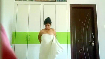 Indian Teen Sucks Dick Like a Whore in Homemade Video