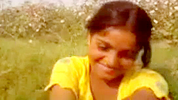 Punjabi Bhabhi Shows Off Her Juicy Curves and Tight Pussy