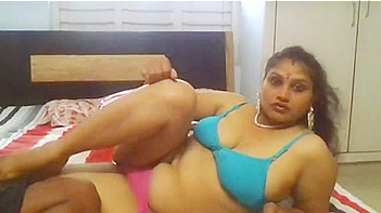 Indian Chick with Juicy Tits in Sexy Lingerie Shows Off Her Curves