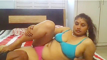 Indian Chick with Juicy Tits in Sexy Lingerie Shows Off Her Curves