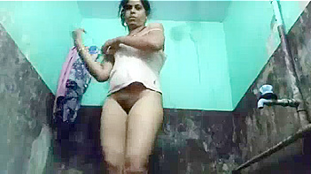 Tamil Aunty Strips Down in Bathroom, Dripping Wet and So Fucked Up
