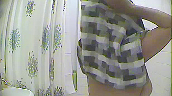 Indian Bhabhi Gets Caught Naked on Hidden Cam in Shower, WTF!