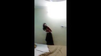 Baroda College Chick Bhoomi Shows Off Her Tight Pussy