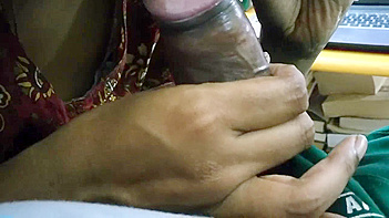 Filthy Indian Milf Namrita Bhabhi Nails a Mind-Blowing Blowjob
