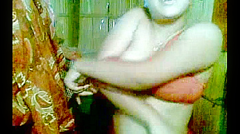 Indian Babe Strips Naked and Teases Her Boyfriend Sensually