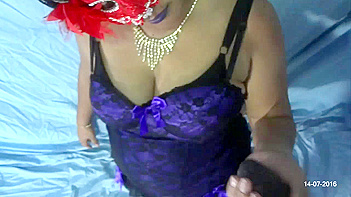 Desi Bhabhi Sucks Dick Like a Whore in This Mind-Blowing Blowjob Video