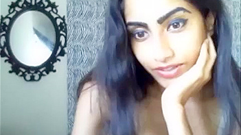 Desi Babe Nisha Shows Off Her Curves in Live Cam Action