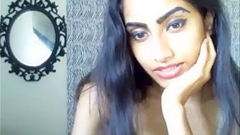 Desi Babe Nisha Shows Off Her Curves in Live Cam Action