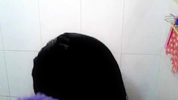 Indian Babe Gets Soaked and Soapy in the Shower