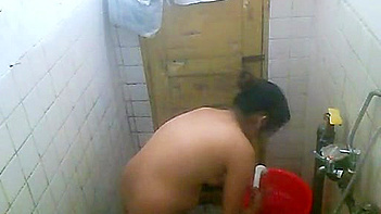 Indian Babe Gets Nailed in Shower, Homemade Sex Tape Leaks Online