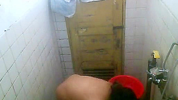 Indian Babe Gets Nailed in Shower, Homemade Sex Tape Leaks Online