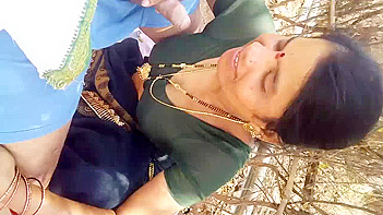 Indian MILF Sucks Dick Like a Whore in Outdoor Blowjob Session