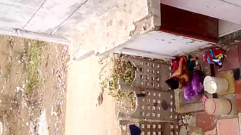 Filthy Neighbor Catches Desi Bhabhi Showering, Raw Footage Leaked Online