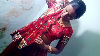 Indian Wife in Sari Sucks Dick Like a Whore and Cums Hard