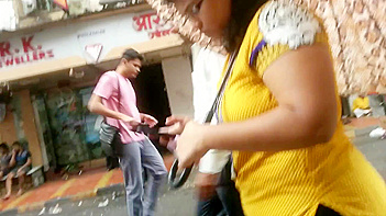 Bhubaneswar Aunty in Tight Leggings Showing Off Her Juicy Ass