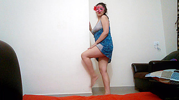 Indian Bhabhi Reenu Grinding Naked in Seductive Erotic Dance Moves