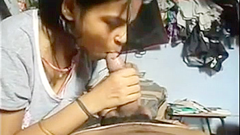 Indian Bhabhi Sucks Dick Like a Whore in Homemade Blowjob Clip