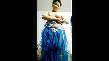 Indian GF Strips Naked, Showing Off Her Juicy Tits & Pussy For Boyfriend