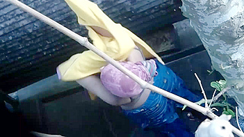 Indian Babe Strutting Her Stuff Post-Shower