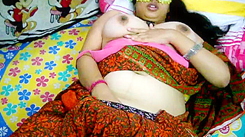 Velamma Bhabhi Squeezing Those Juicy Boobs in Saree, Masturbating Like a Freaking Pro