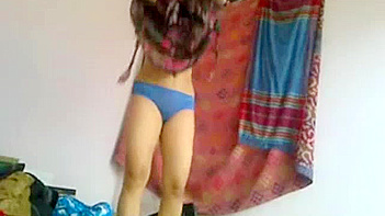 Indian Chick Gets Naked, Changing Clothes MMS Leak Caught on Camera