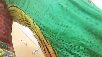 Kanpur College Chick Strips Down and Shows Off Her Pussy