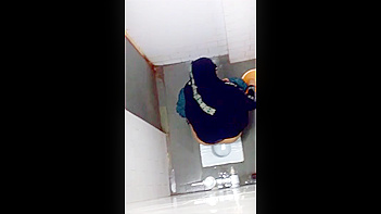 Hidden Cam Catches Young Indian Sluts in Action
