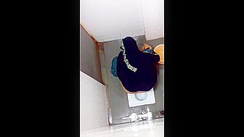 Hidden Cam Catches Young Indian Sluts in Action