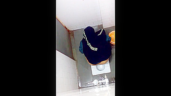 Hidden Cam Catches Young Indian Sluts in Action