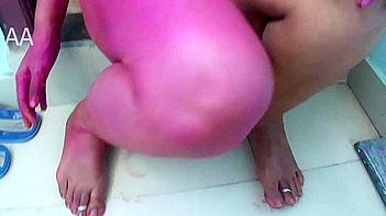 Indian Bhabhi Sucks Dick Like a Whore On Holi Festival