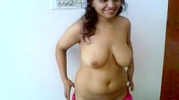 MILF Flashing Her Juicy, Plump Tits in HD Glory