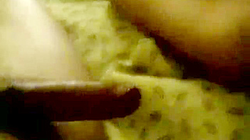 Babe Masturbating Like a Freaking Pro, Soaking Wet and Moaning Loud