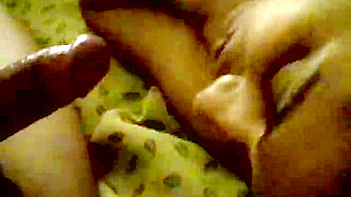 Babe Masturbating Like a Freaking Pro, Soaking Wet and Moaning Loud