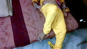 Shilpa Bhabhi in Juicy Shalwar Suit, Sucking Dick Like a Whore