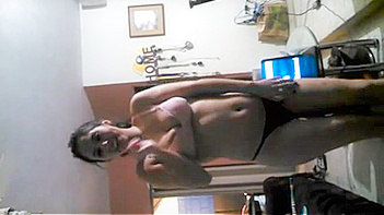 Filthy Indian Babe Gets Wild, Stripping Down in Steamy MMS Footage