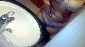 Indian Chick Shows Off Her Huge Tits in the Shower