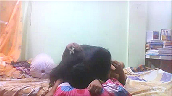 Indian Amateur Urmila Sucks Dick Like a Whore in Raw Sex Scene