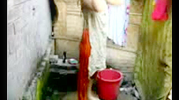 Indian Chick Gets Secretly Filmed in Shower by Perverted Neighbor