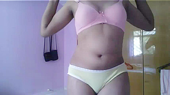 Indian Babe from Delhi Strips Down Naked and Shows Her Juicy Pussy
