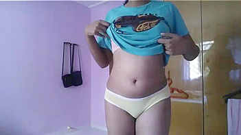 Indian Babe from Delhi Strips Down Naked and Shows Her Juicy Pussy