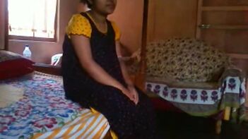 Indian Chick Flashing Her Juicy Tits On Cam