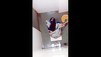 Indian Chick Gets Caught Pissing on Hidden Camera, Damn That’s Juicy
